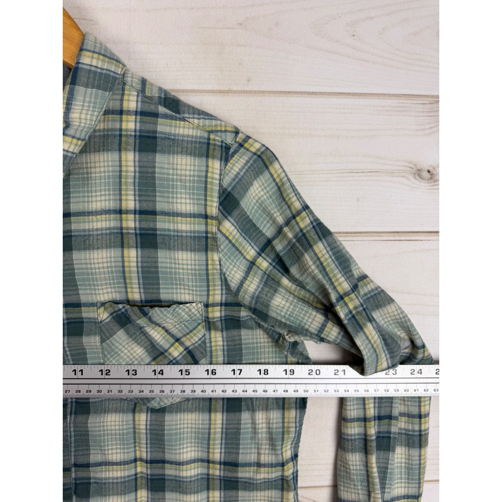 Kuhl Top Womens Medium Plaid Flannel Button Down Shirt Cotton Blend - Picture 4 of 7